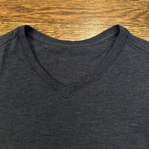 Lululemon Shirt Men's Small Navy Blue‎ Soft V-Neck T-Shirt